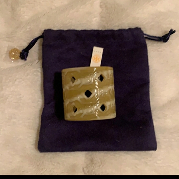 Oh how beautiful is this stunning Tory Burch Cuff - Picture 4 of 13